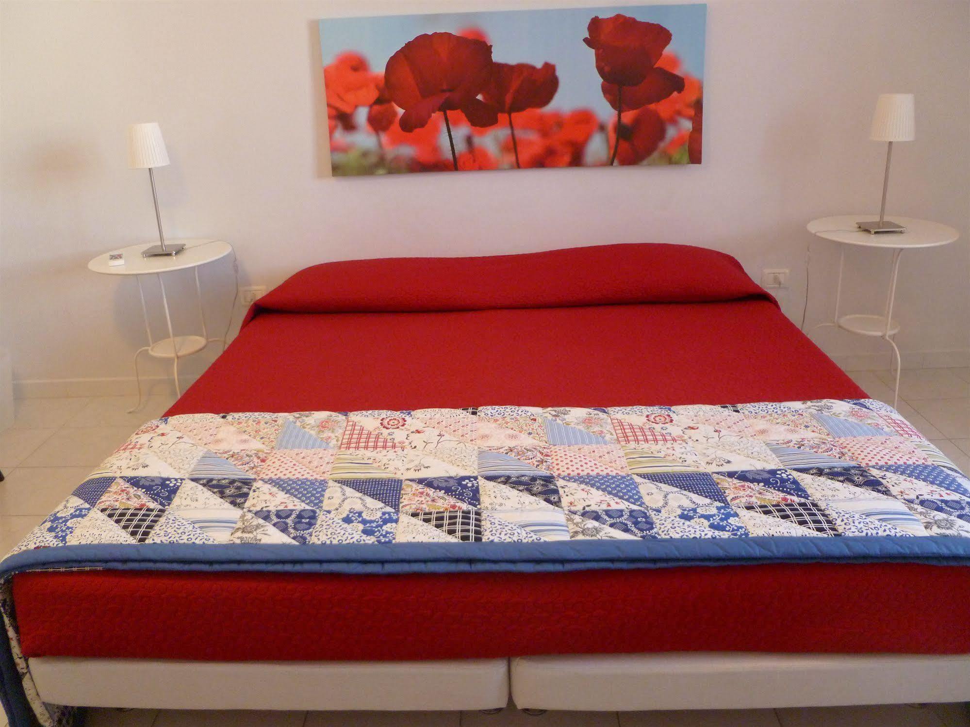 Le Comari Salentine Couette-café 2*