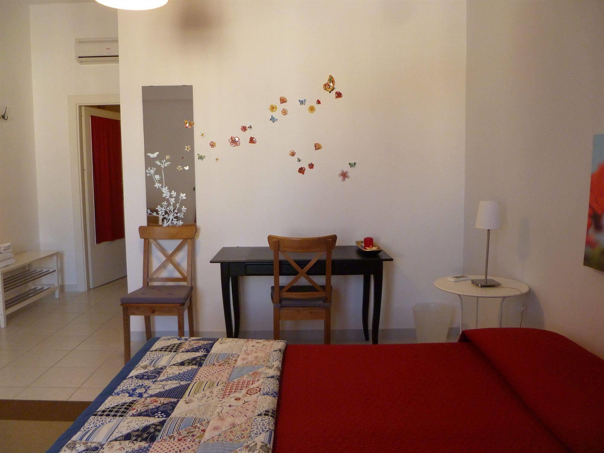 Le Comari Salentine Couette-café 2*